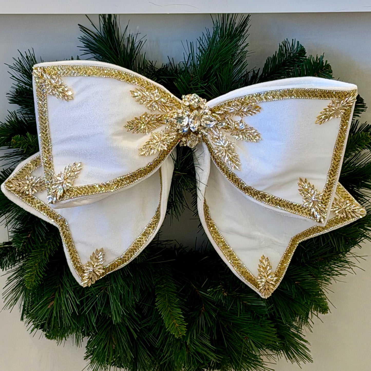 20”x12” Bling Bow, Gold on White