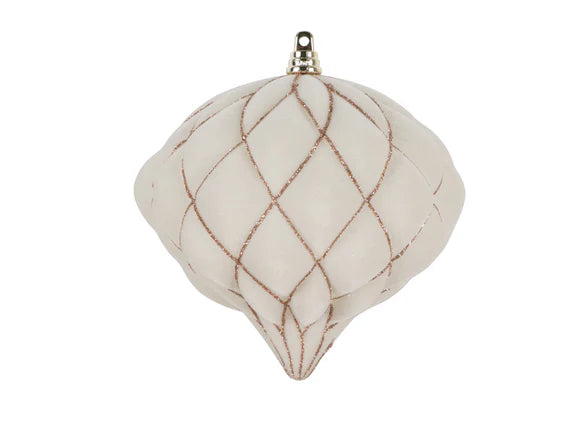 Ivory velvet ornament with ivory velvet kismet detail.