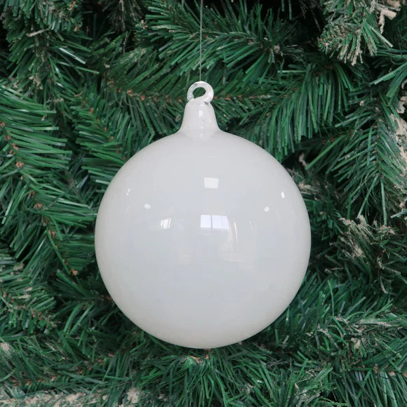 4" Illume glass ball ornament in White