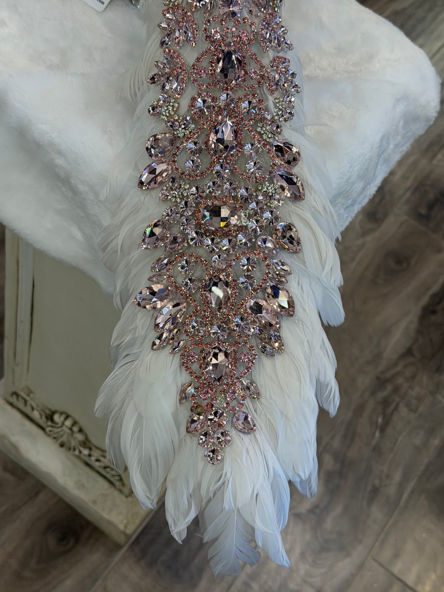 26” Roseluxe Peacock, Pink on White