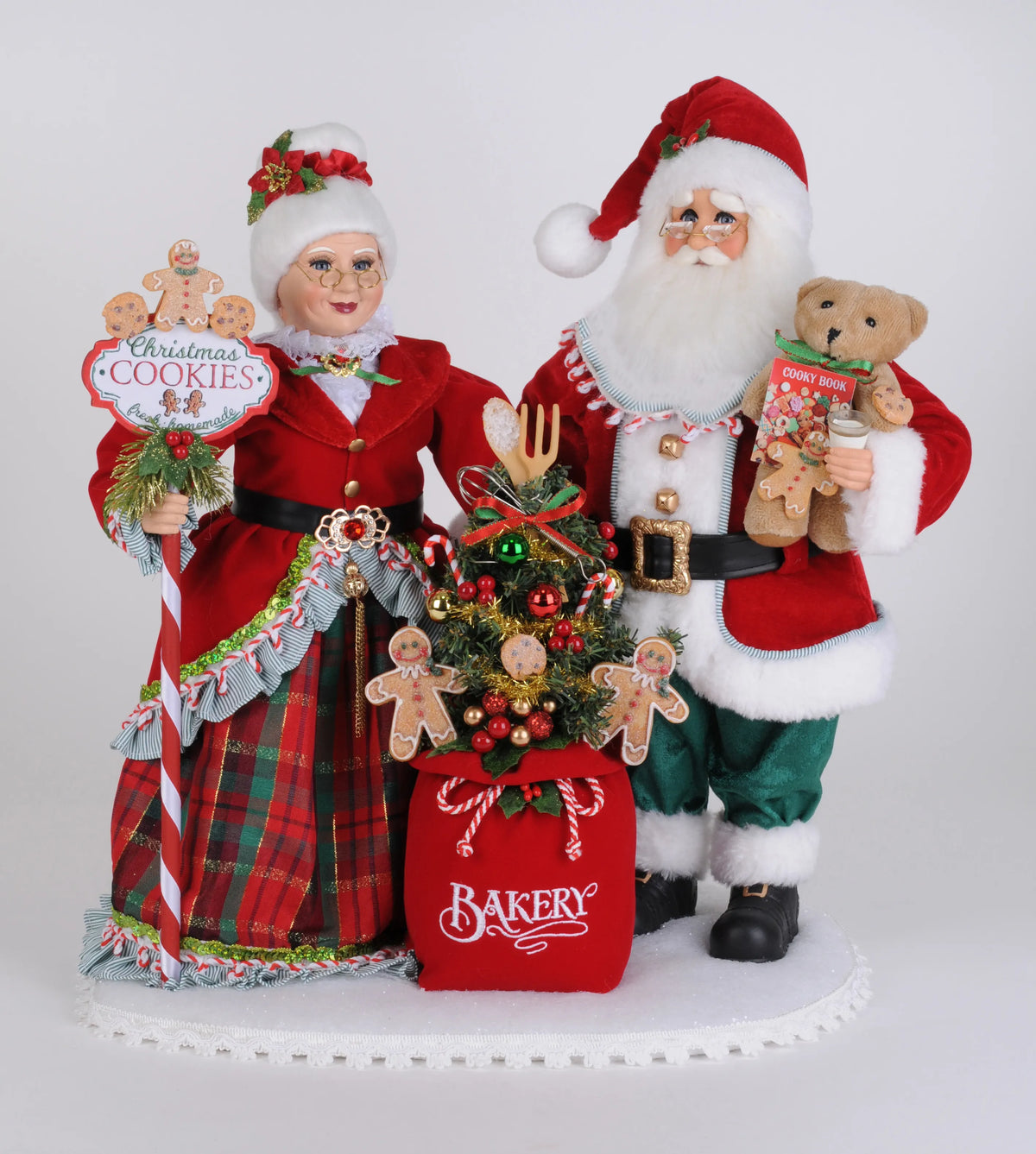 20" Cookie Bakery Mr & Mrs Claus
