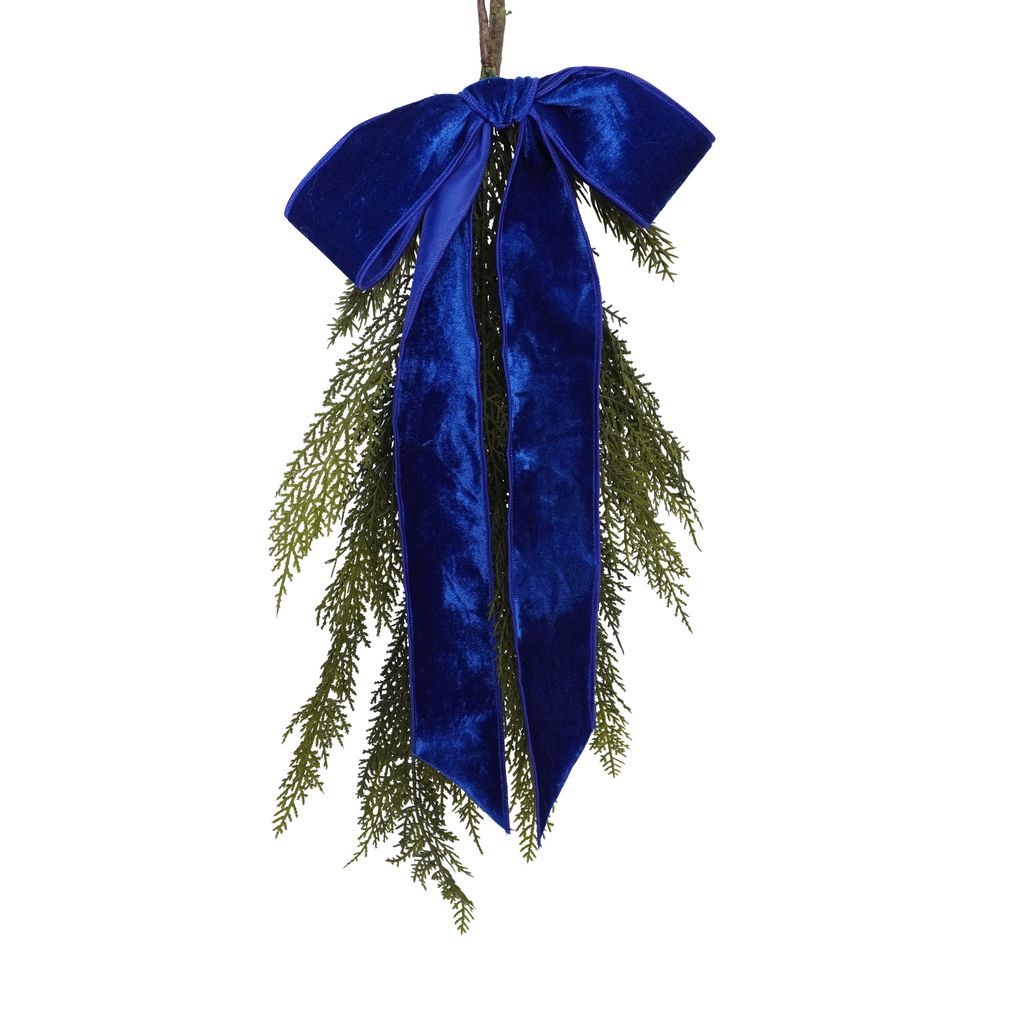 Midnight blue Reveuse velveteen ribbon with a soft finish.